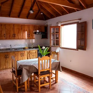 https://cr-la-tosca.in-canary-islands.com