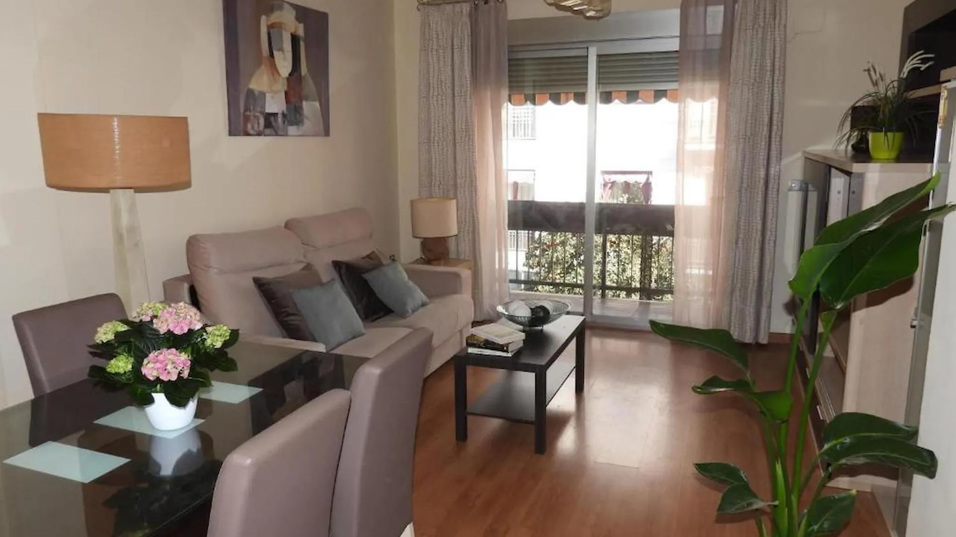 Cordoba Center Home