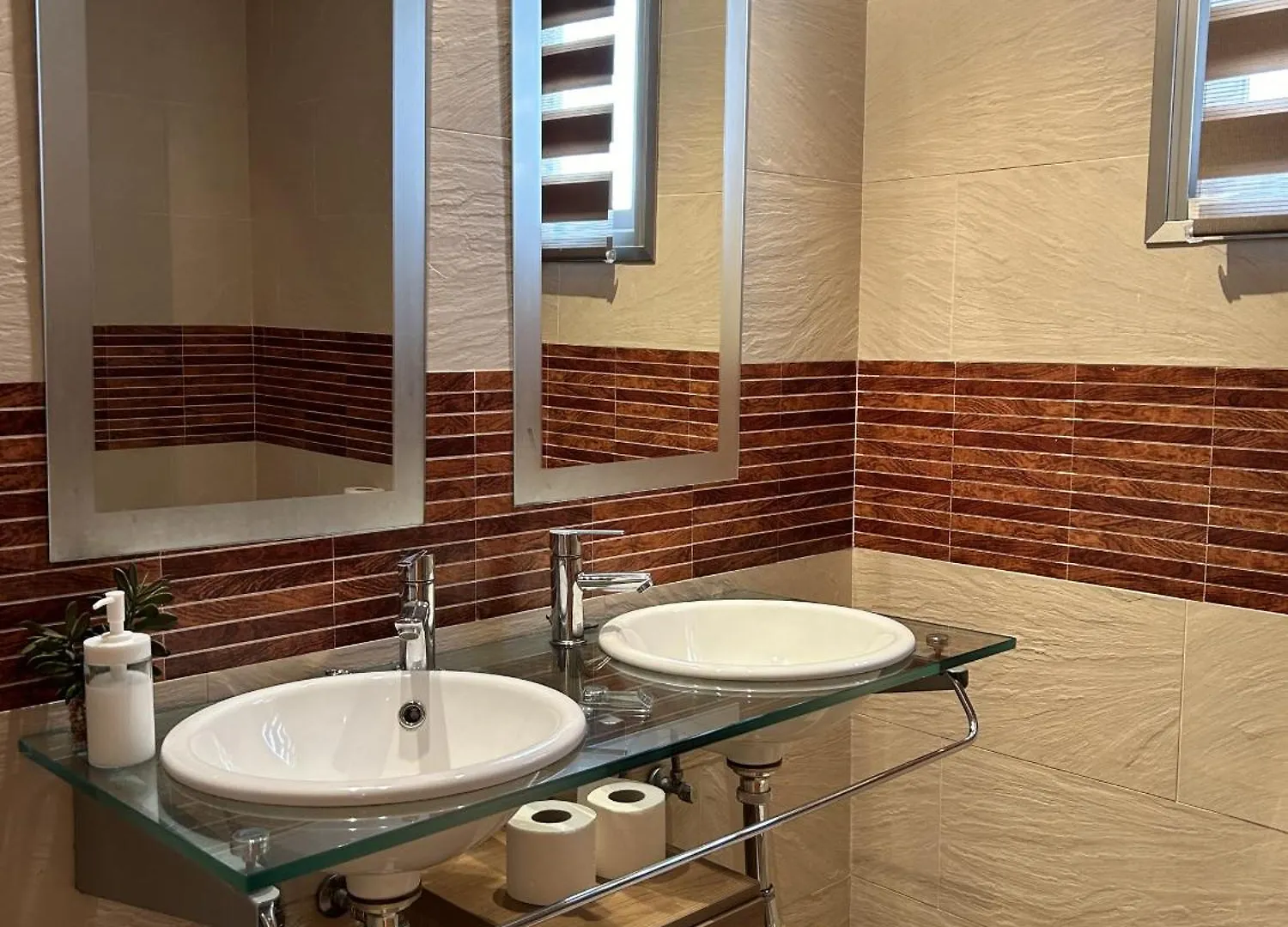 Cordoba Center Home